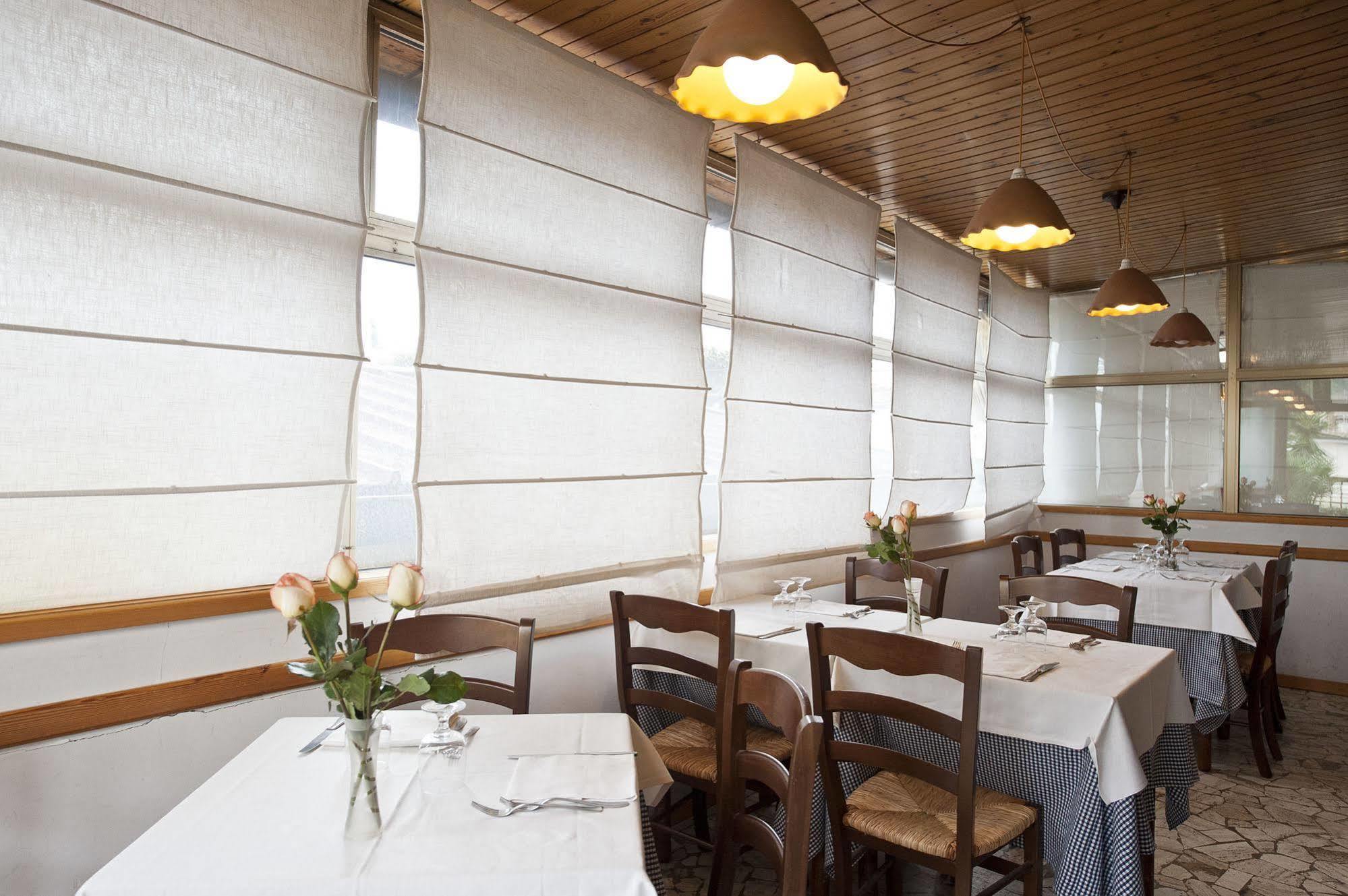 Hotel 4 Pini Rom