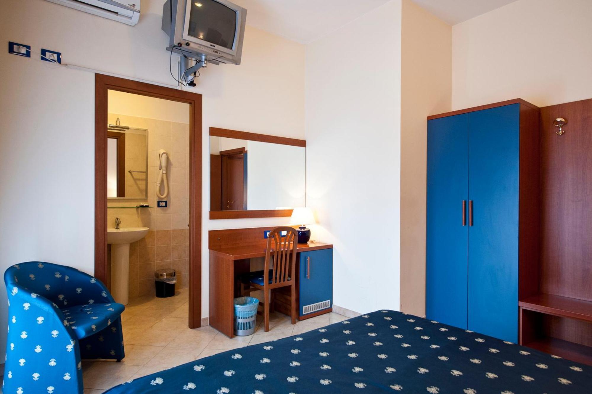 4 Pini Hotell